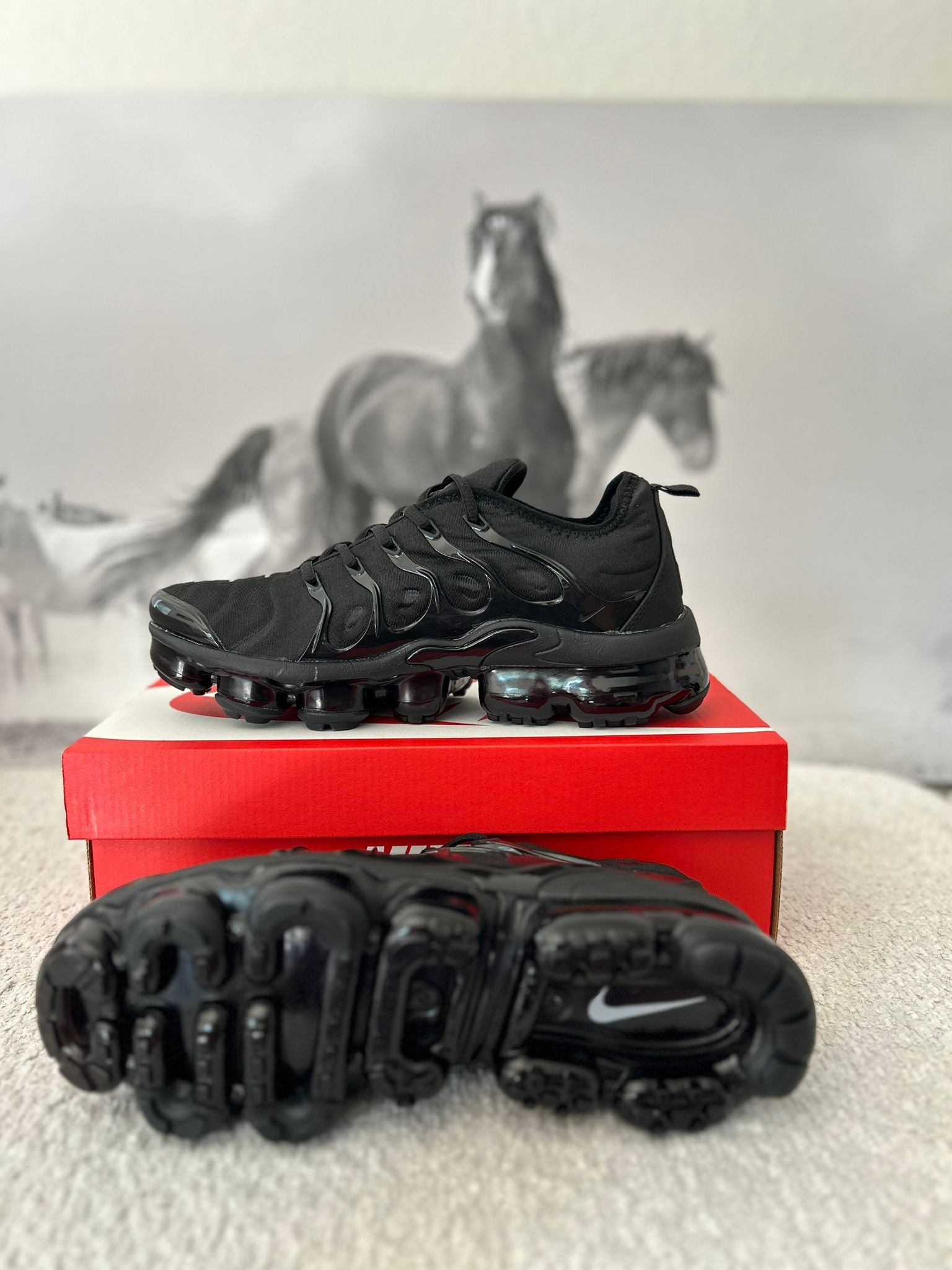 NIKE AIR VAPORMAX PLUS