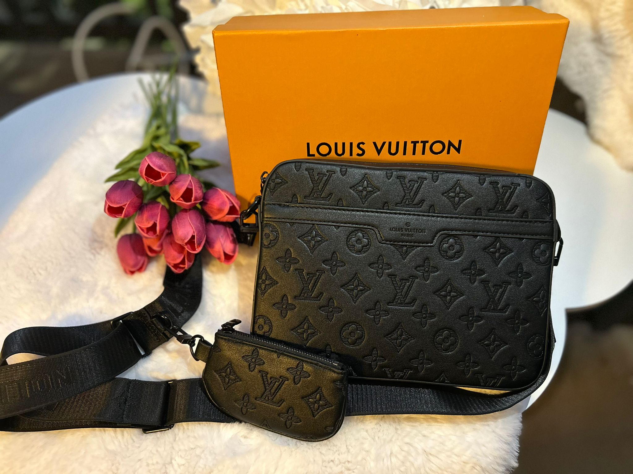 Louis Vuitton S Lock Messenger Bag in Black Leather