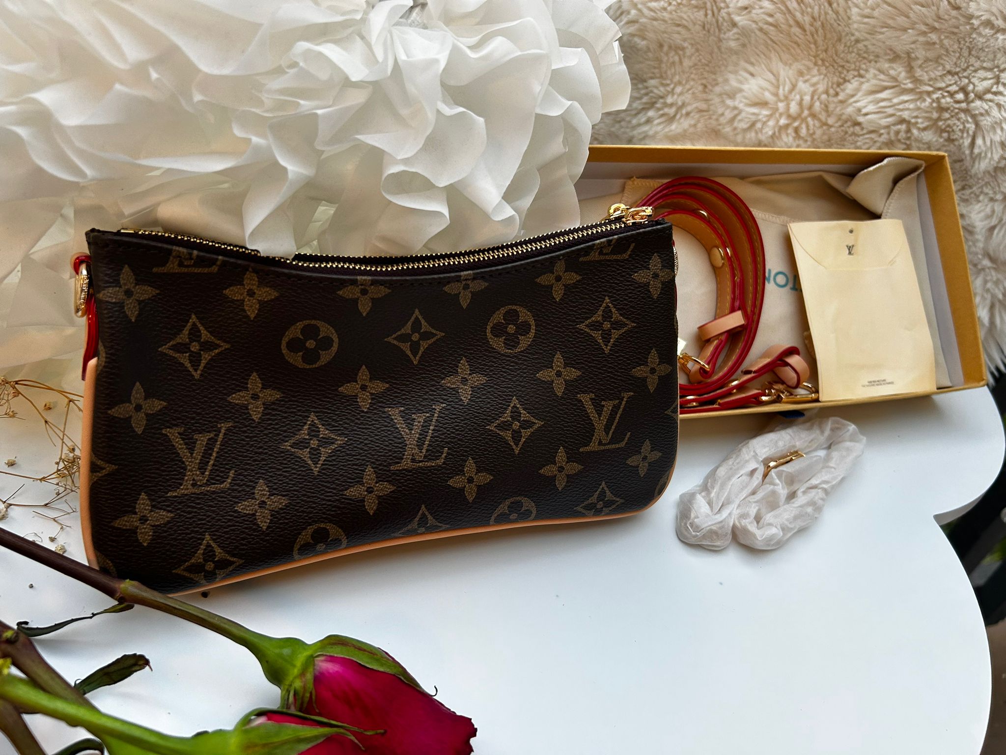 Louis Vuitton Pochette