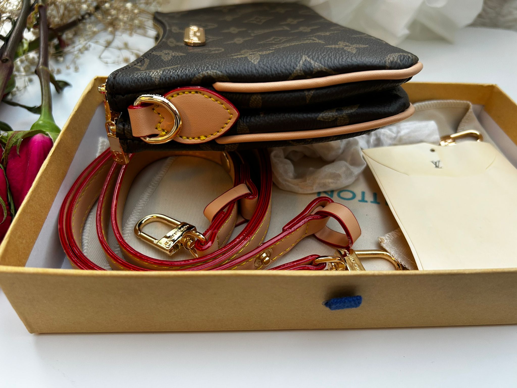 Louis Vuitton Pochette